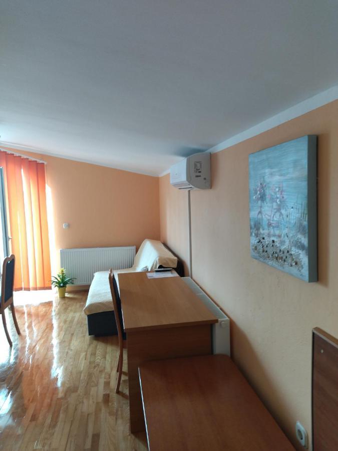 Apartments Veni Up ستاريغغاد باكلينتسا المظهر الخارجي الصورة